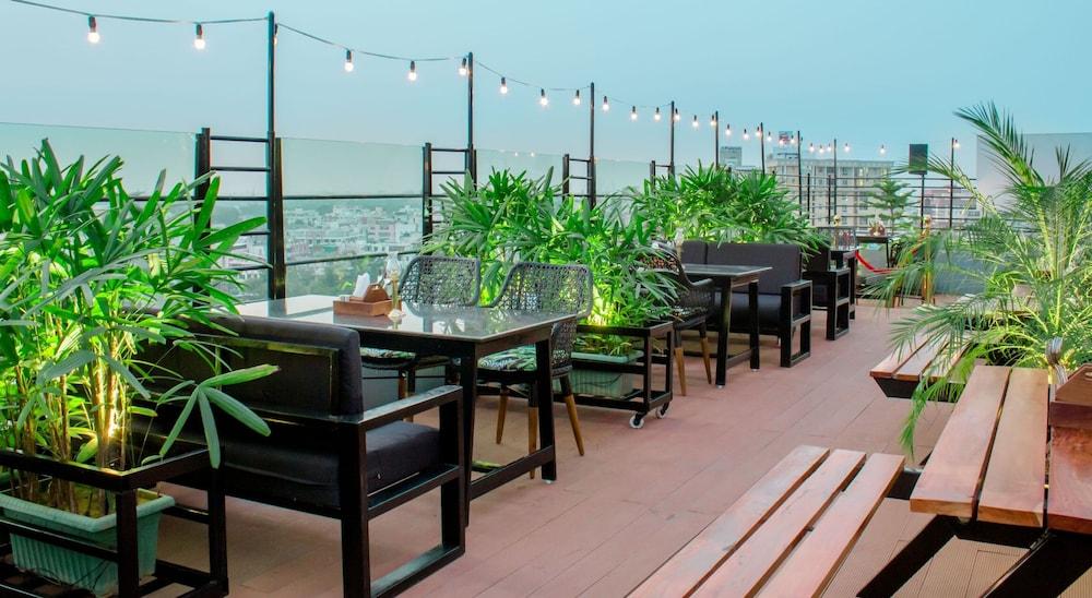 Royal Orchid Central Jaipur, Bani Park מראה חיצוני תמונה